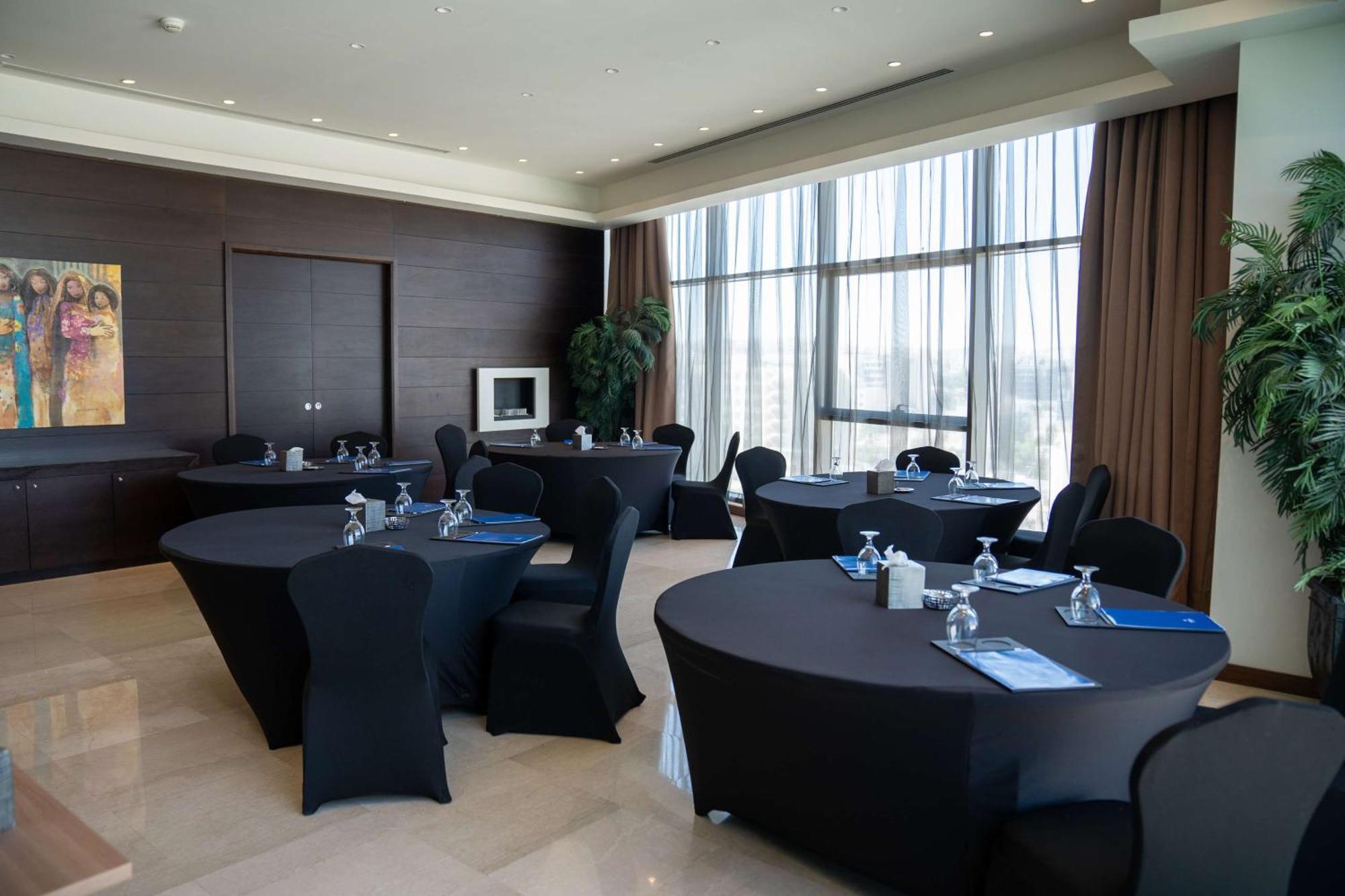 Hilton Amman Otel Dış mekan fotoğraf Meeting room